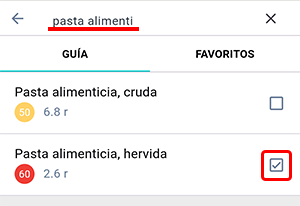 Pantalla de búsqueda de alimentos de la aplicación Beetis. La barra de búsqueda contiene un nombre parcial del producto y los resultados muestran productos coincidentes. El producto deseado está marcado con una marca de verificación.